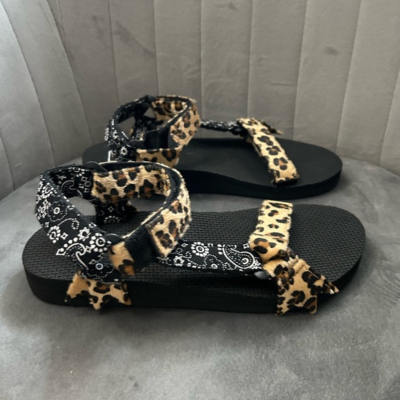 Shu Shop Bessie velcro Sandals - Shushop size 7 - Picture 4 of 9